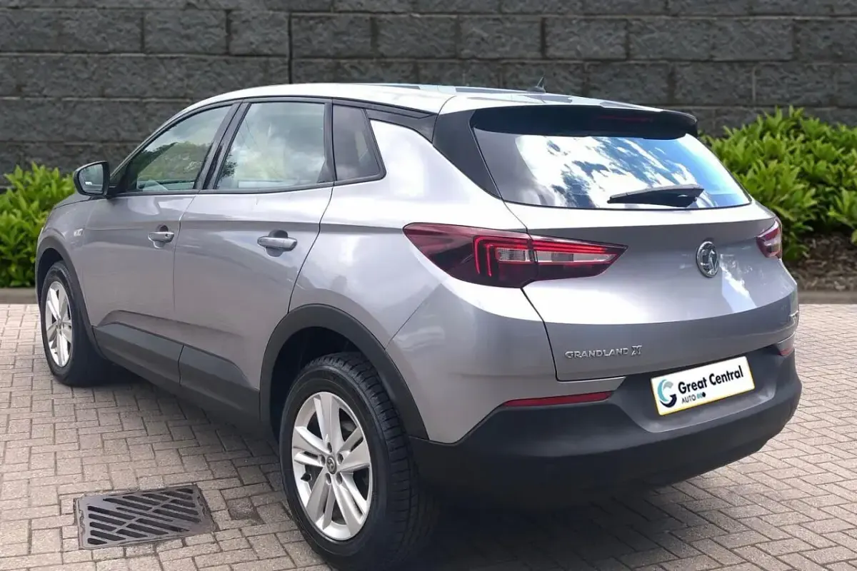 Usado Vauxhall Grandland X S 128 HP (94 kW) 2020 Cinzento SUV