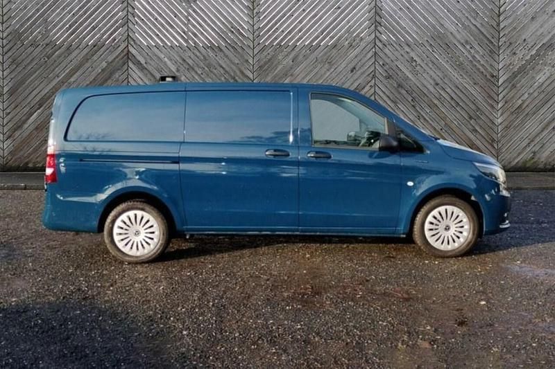 Used Mercedes e-Vito Progressive 85 kW (116 HP) 2021 Blue MPV