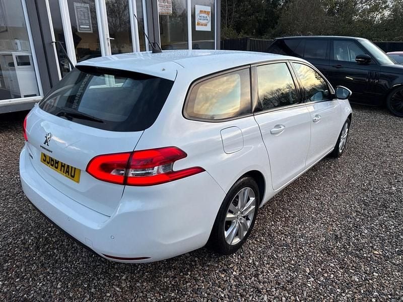Used Peugeot 308 SW Active 2018 White Estate