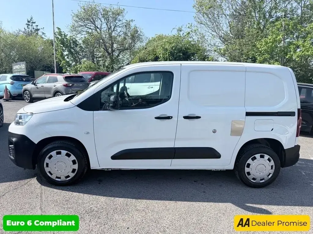 Usado Citroën Berlingo 2022 Branco Monovolume
