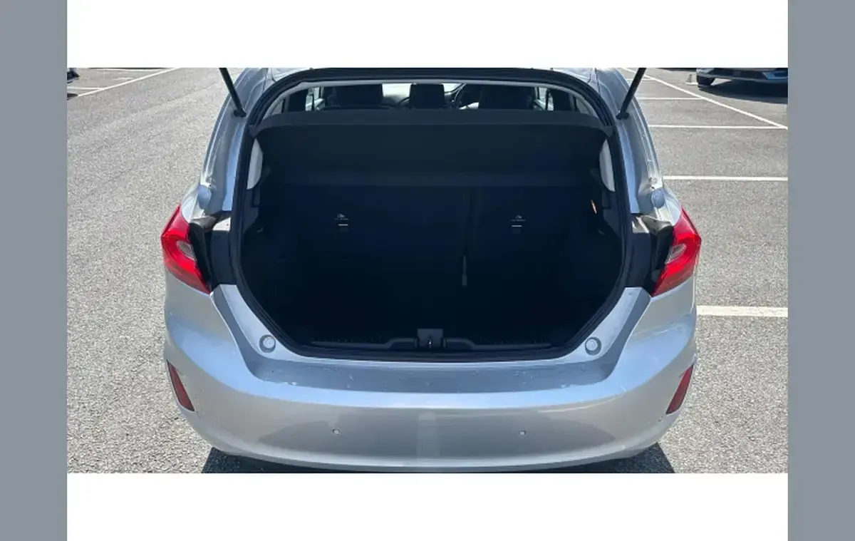 Used Ford Fiesta Titanium 99 HP (72 kW) 2018 Silver Hatchback