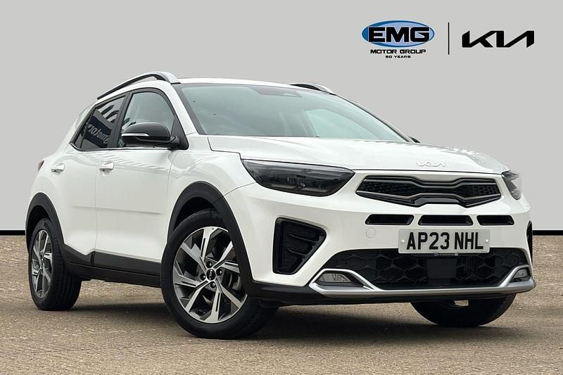 Used Kia Stonic GT-Line 99 HP (72 kW) 2023 White SUV