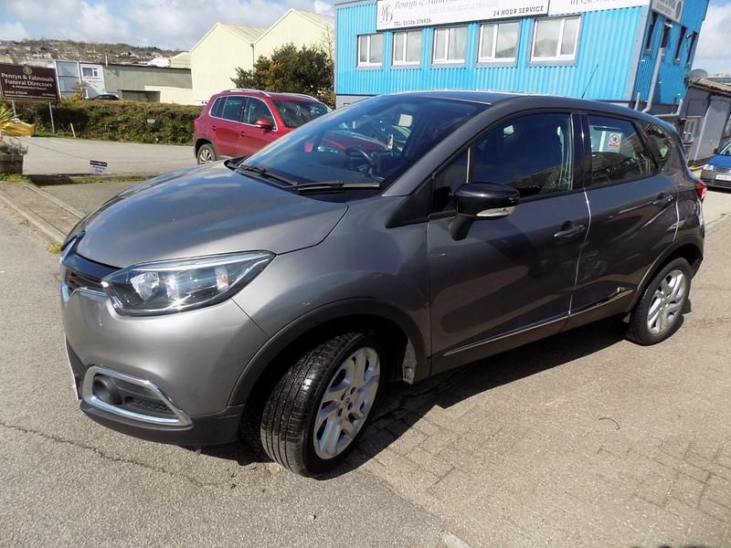 Used Renault Captur Dynamique 90 HP (66 kW) 2016 Grey SUV