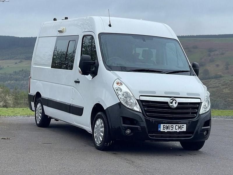 Used Vauxhall Movano 130 HP (95 kW) 2019 White MPV