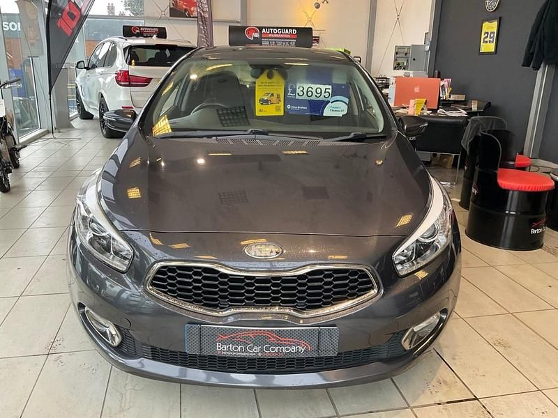 Used Kia Ceed 133 HP (97 kW) 2013 Silver Hatchback