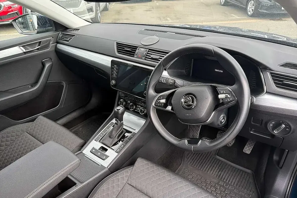Used Skoda Superb SE 160 HP (117 kW) 2023 Blue Estate