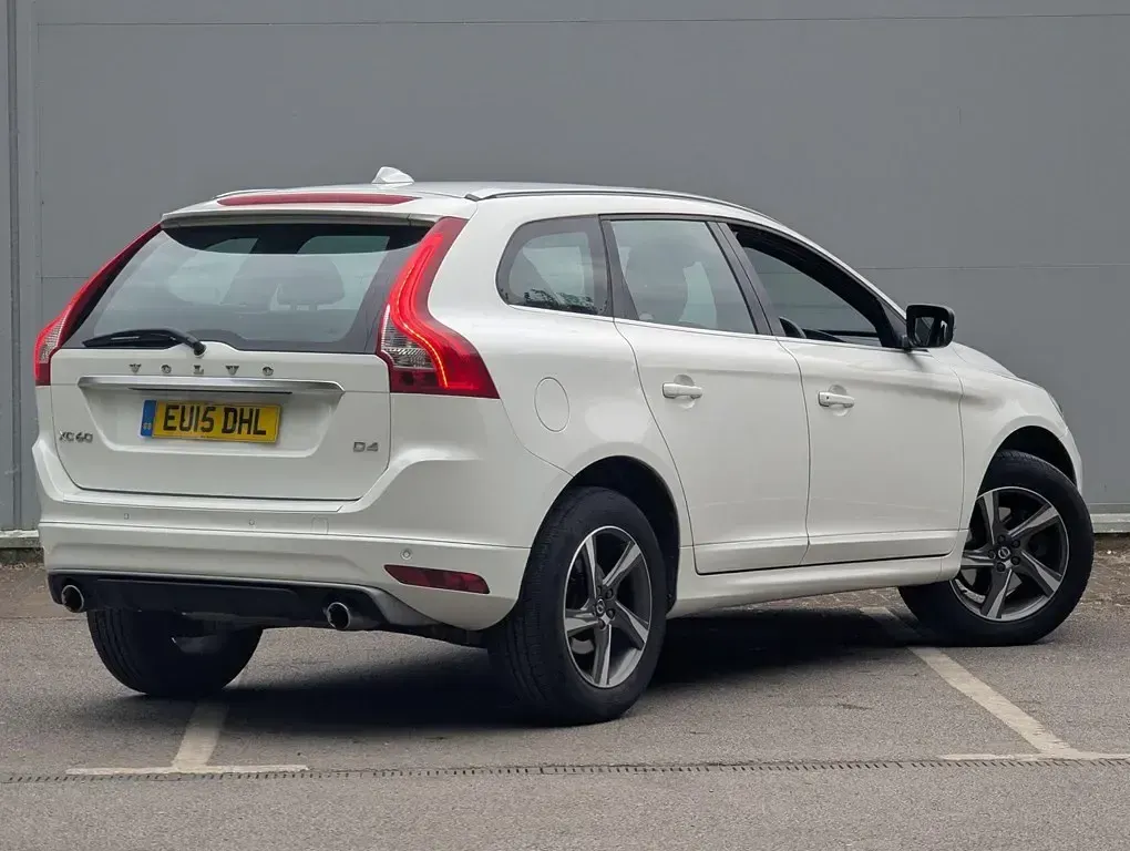 Second-hand Volvo XC60 R-Design 2015 Alb SUV