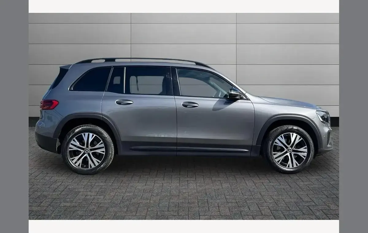 Begagnad Mercedes GLB200 Executive 161 HK (118 kW) 2025 Grå SUV