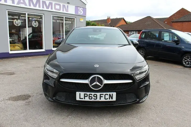 Used Mercedes A180 SE 136 HP (100 kW) 2020 Black Hatchback
