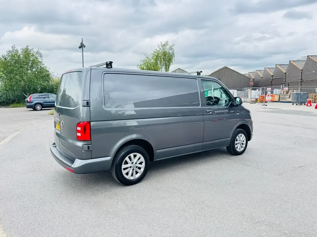 Used VW Transporter Highline 150 HP (110 kW) 2019 Grey Van