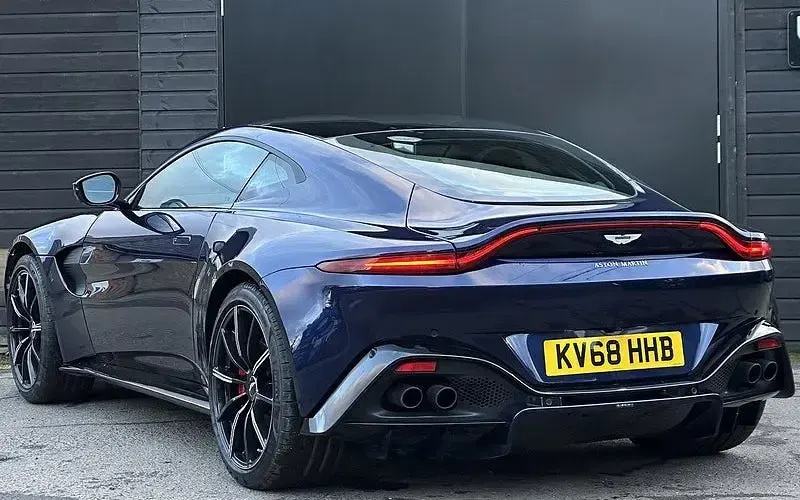 Used Aston Martin Vantage 510 HP (375 kW) 2018 Blue Coupe