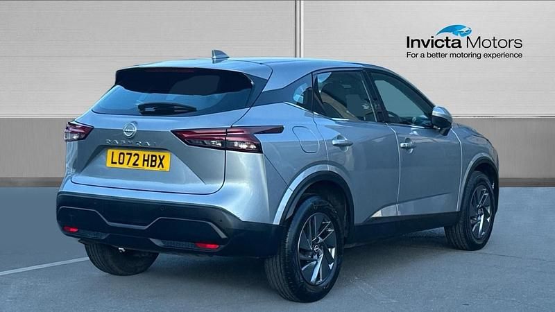 Used Nissan Qashqai Acenta Premium 140 HP (102 kW) 2022 Silver SUV