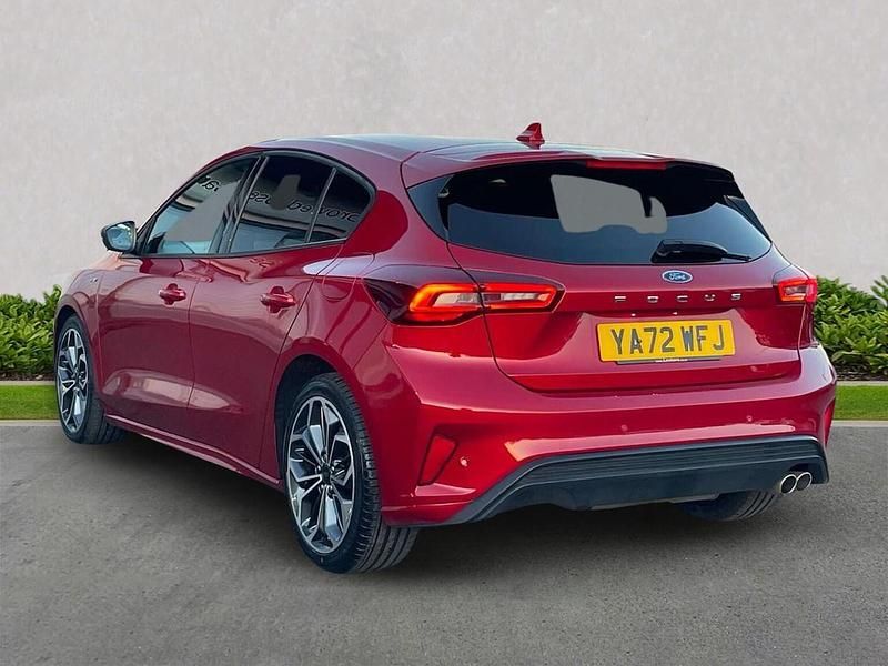 Used Ford Focus ST-Line 120 HP (88 kW) 2023 Red Hatchback