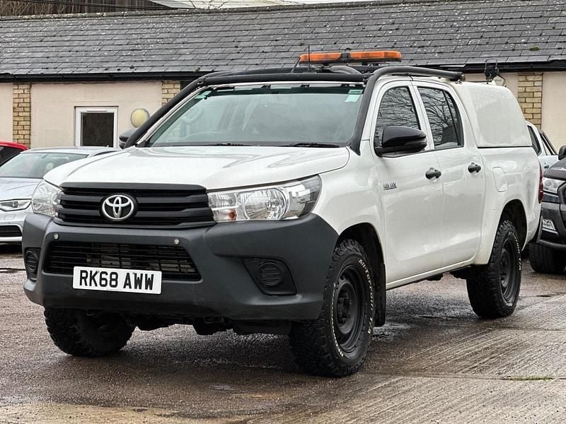 Used Toyota HiLux Active 2018 White Pickup