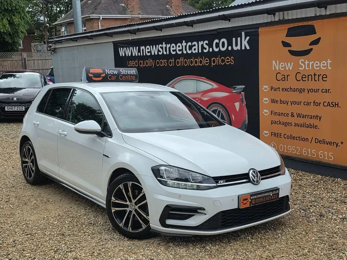 Used VW Golf VII R-line 150 HP (110 kW) 2019 White Hatchback