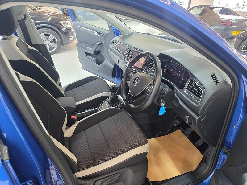 Used VW T-Roc SEL 150 HP (110 kW) 2018 Blue SUV