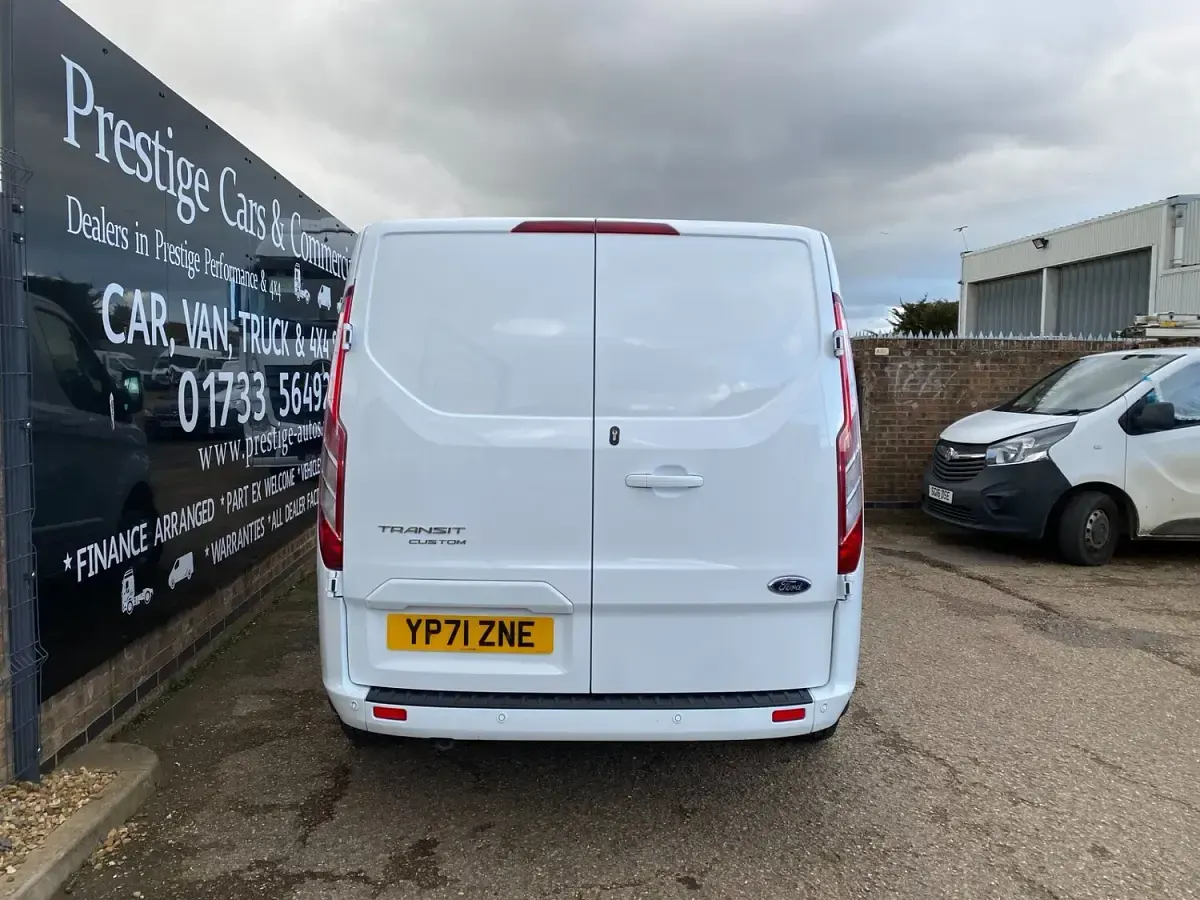 Used Ford Transit Custom Limited 130 HP (95 kW) 2021 White