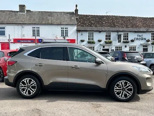 Used Ford Kuga Titanium 190 HP (139 kW) 2020 Silver SUV