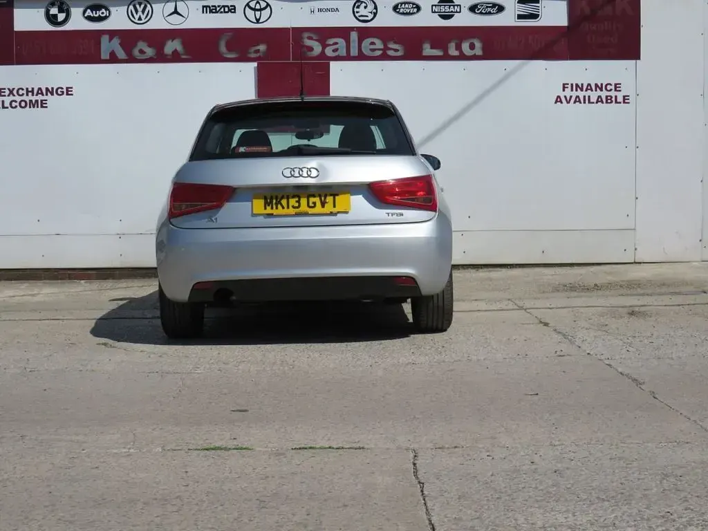 Used Audi A1 Design 86 HP (63 kW) 2013 Silver Hatchback
