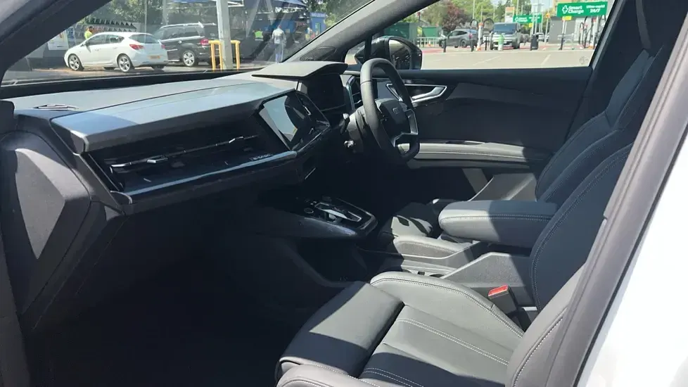 New Audi Q4 e-tron Black Edition 210 kW (286 HP) 2026 White SUV