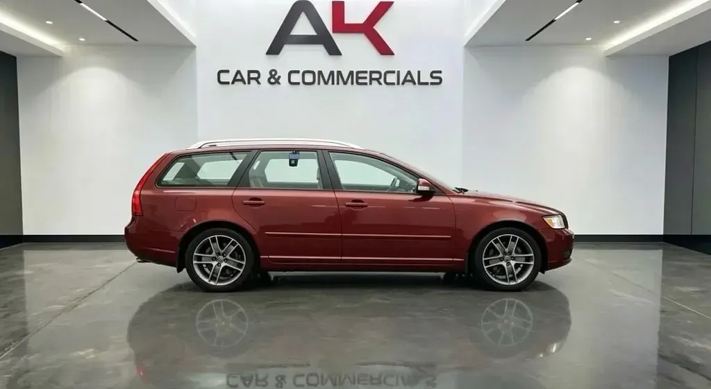 Used Volvo V50 SE Lux 150 HP (110 kW) 2011 Red Estate