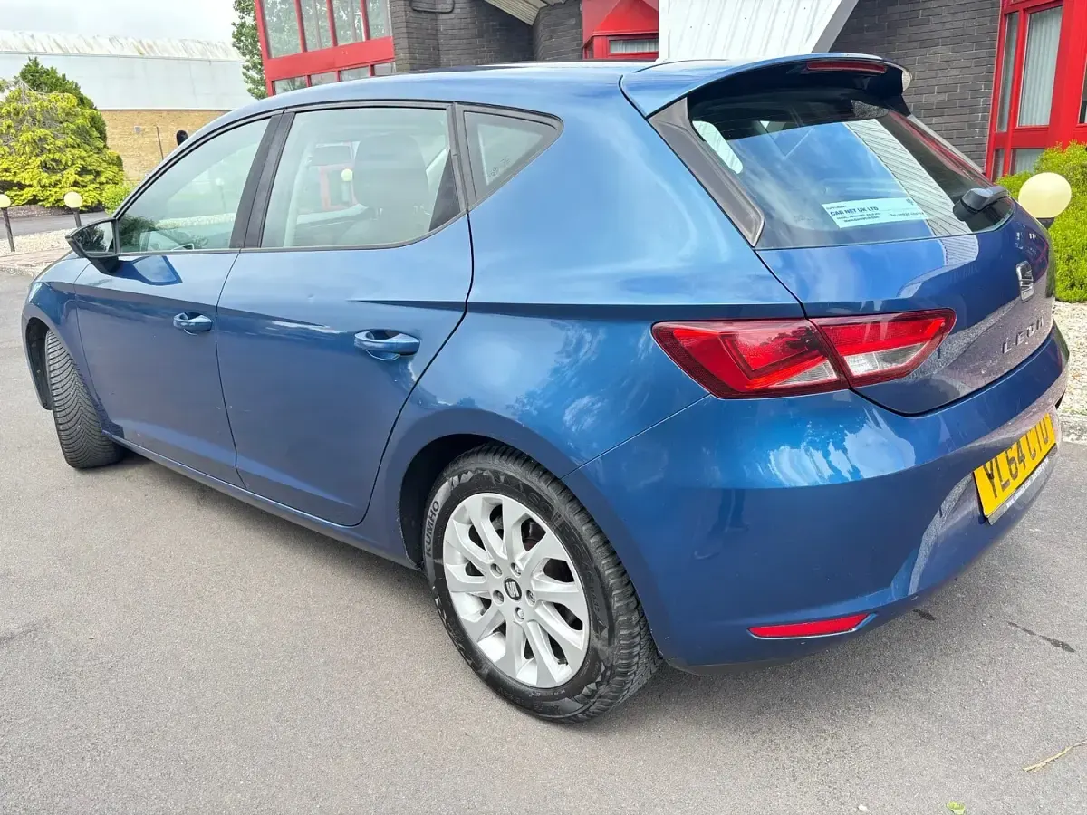 Used Seat Leon Ecomotive 108 HP (79 kW) 2015 Blue Hatchback