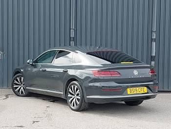 Usado VW Arteon Elegance 150 HP (110 kW) 2019 Cinzento Citadino
