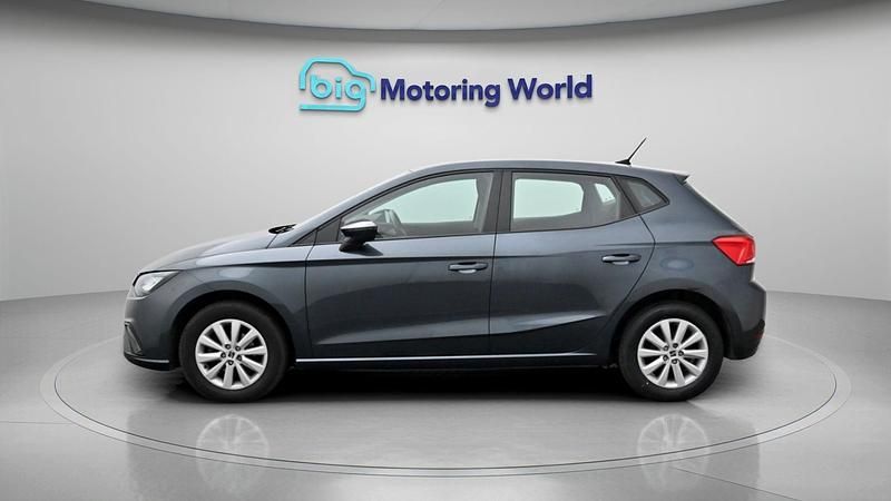 Używany Seat Ibiza SE 94 KM (69 kW) 2023 Szary Hatchback