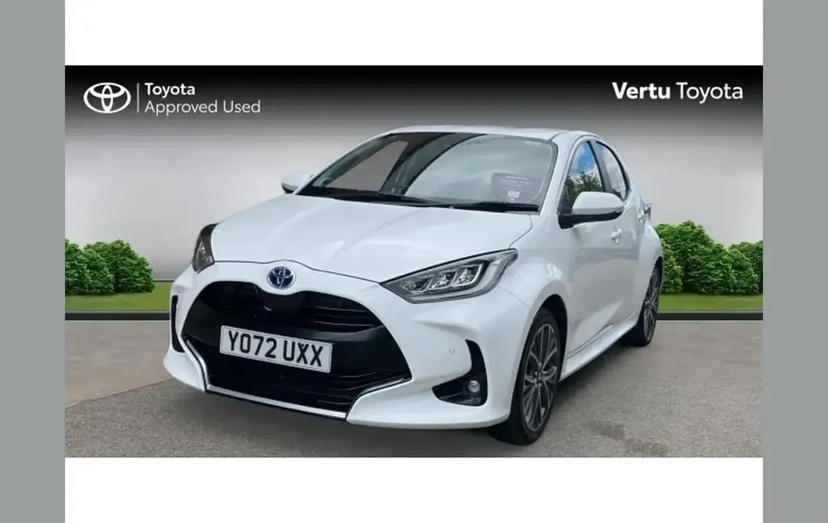 Second-hand Toyota Yaris Hybrid 116 CP (85 kW) 2022 Alb Hatchback