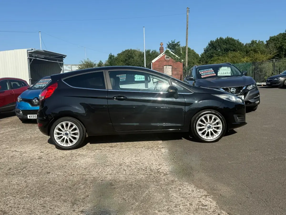 Used Ford Fiesta Titanium X 95 HP (69 kW) 2015 Black Hatchback
