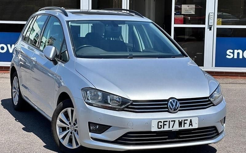 Used 2018 VW Golf VII SE Hatchback | £10,495 (Super price) - Image 1/4