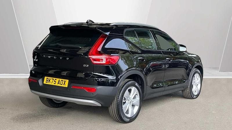 Onyx black New 2025 Volvo XC40 Core SUV | £32,990 (Super price) - Image 1/3