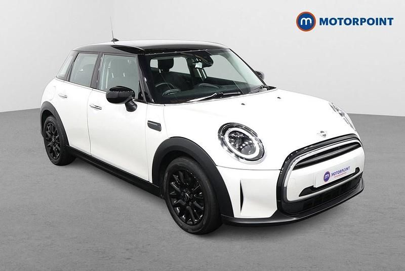 White Used 2022 Mini Cooper Classic Hatchback | £17,549 (Fair price) - Image 1/4