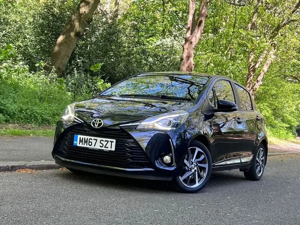 Used Toyota Yaris 111 HP (81 kW) 2018 Black Hatchback