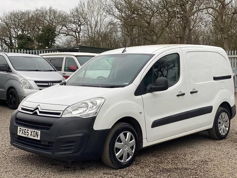 Used Citroën Berlingo 75 HP (55 kW) 2015 White MPV