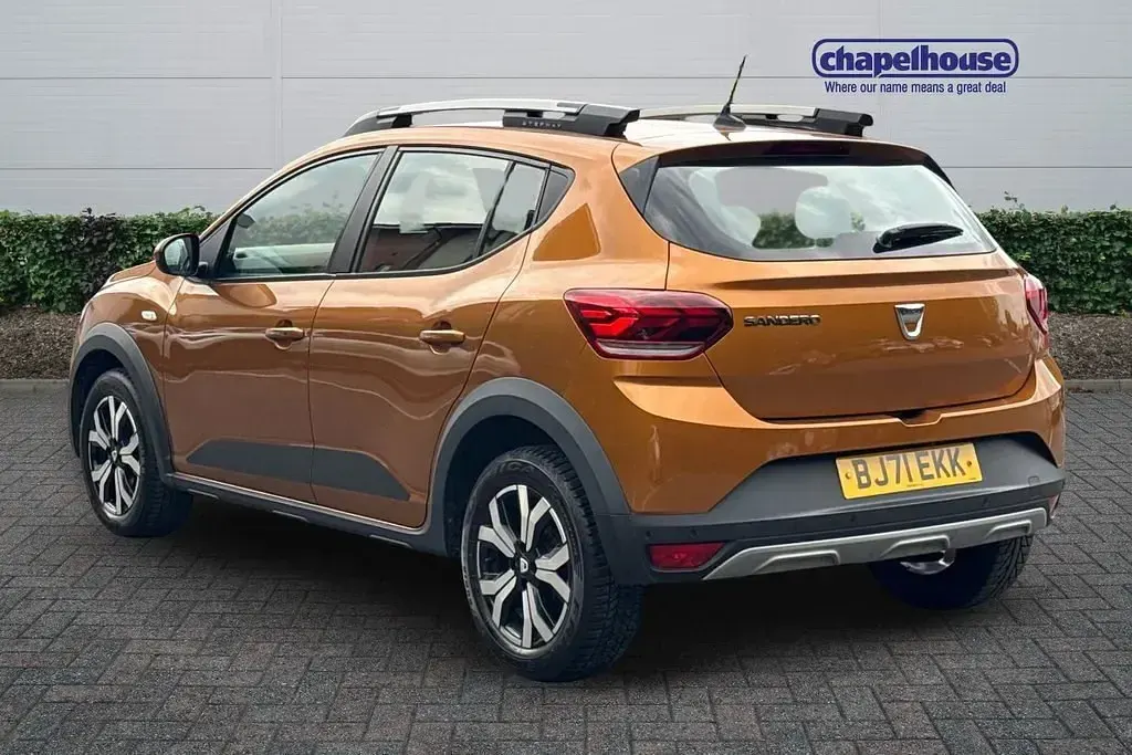 Begagnad Dacia Sandero Prestige 2021 Orange Minibuss