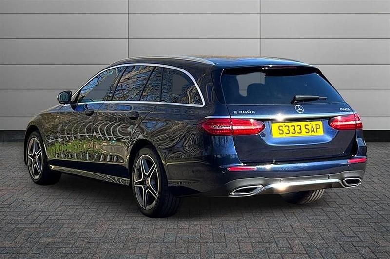 Used Mercedes E300 AMG line 265 HP (194 kW) 2023 Nautic blue Estate