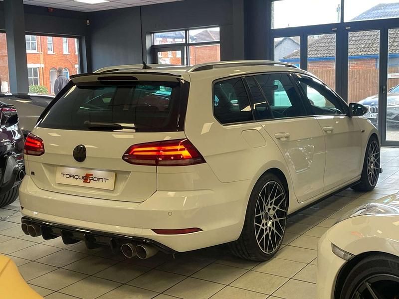 Used VW Golf VII R 300 HP (220 kW) 2019 White Estate