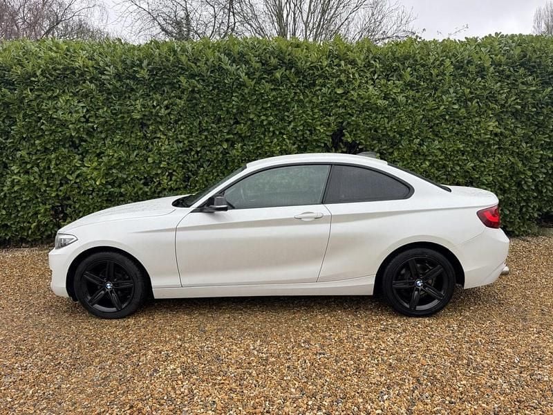 Used BMW 218 Sport Line 2014 White Coupe