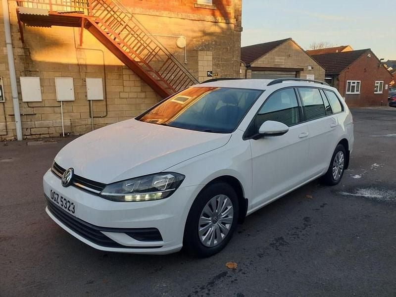 Begagnad VW Golf VII S 115 HK (84 kW) 2019 Vit Kombi