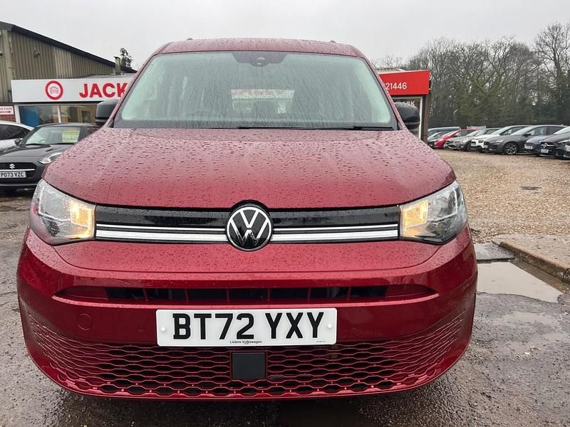 Used VW Caddy Maxi Life 122 HP (89 kW) 2022 Red MPV