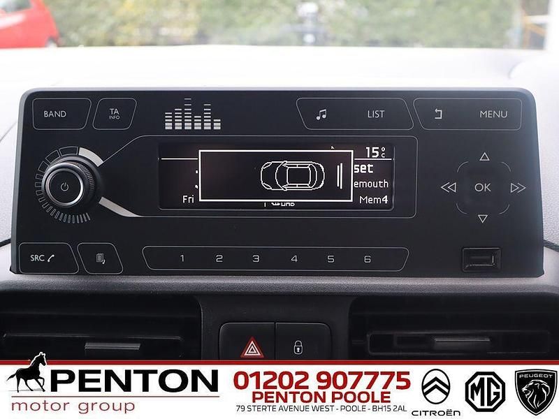 Used Vauxhall Combo 100 HP (73 kW) 2021 White MPV