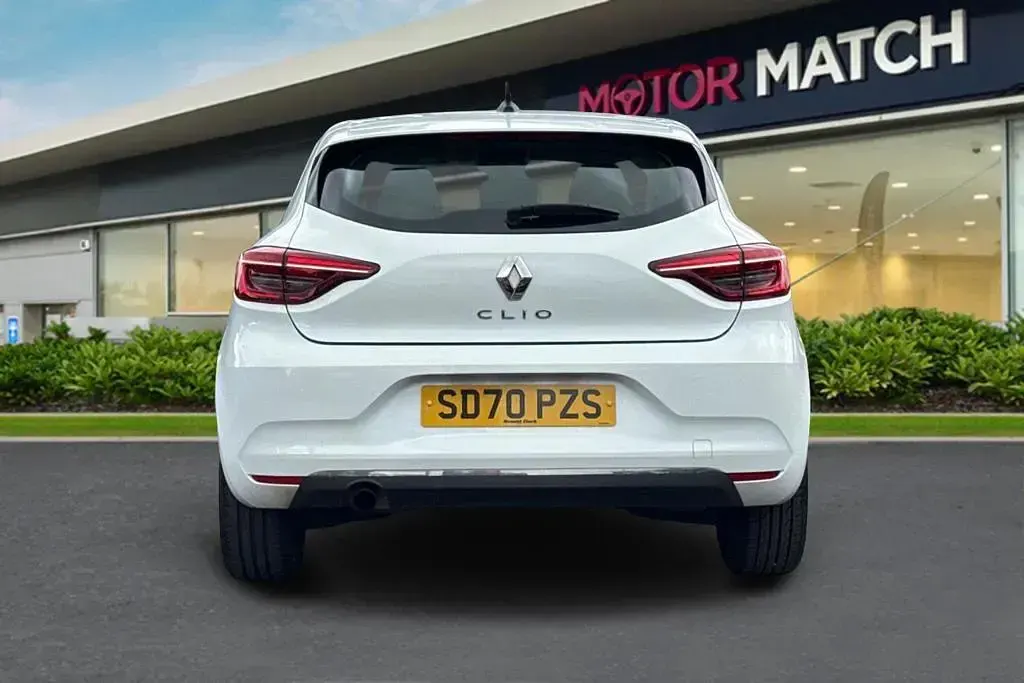 Used Renault Clio Play 2020 White Hatchback