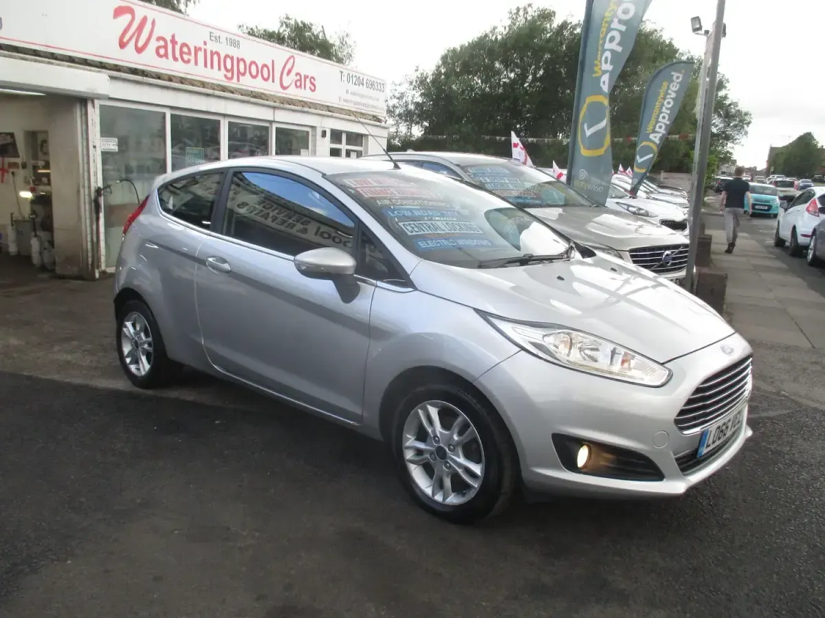 Used Ford Fiesta Zetec 2016 Silver Hatchback