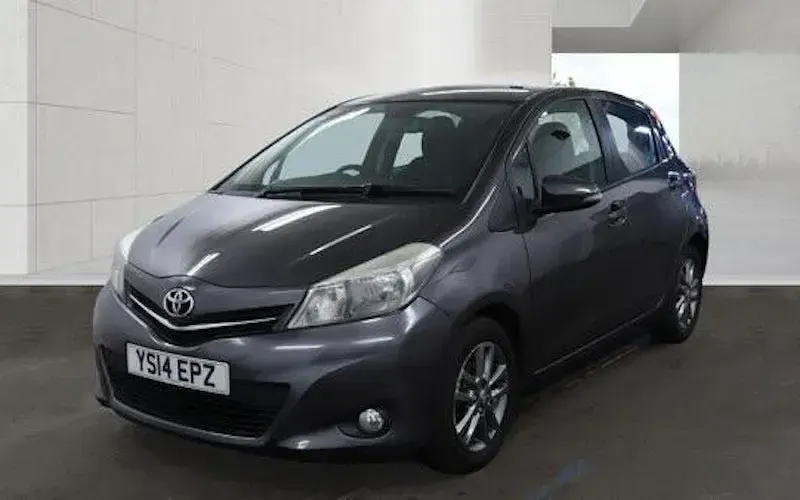 Used Toyota Yaris Multidrive S 101 HP (74 kW) 2014 Hatchback