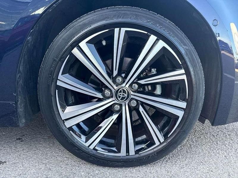 Used Toyota Corolla Design 120 HP (88 kW) 2021 Blue Hatchback