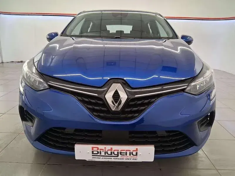 Used Renault Clio Iconic 90 HP (66 kW) 2022 Blue Hatchback