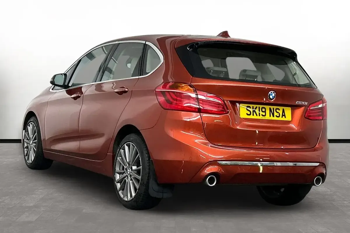 Used BMW 220 Active Tourer Luxury Line 192 HP (141 kW) 2019 Orange MPV