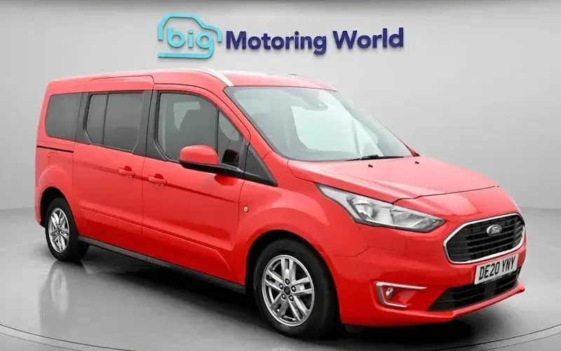 Usado Ford Tourneo Titanium 120 HP (88 kW) 2021 Carrinha