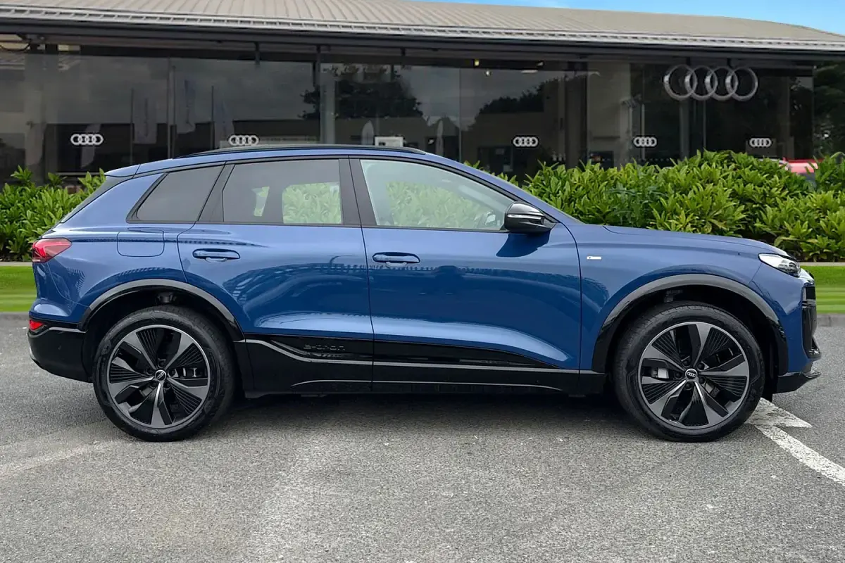 New Audi Q6 e-tron Black Edition 314 kW (428 HP) 2026 Blue SUV